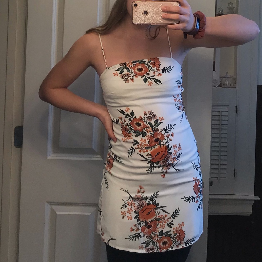 White Boutique dress with flowers